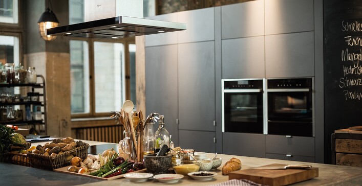 Wir sind Fachhändler für das NEFF Collection Geräteprogramm Wir sind Fachhändler für das NEFF Collection Geräteprogramm